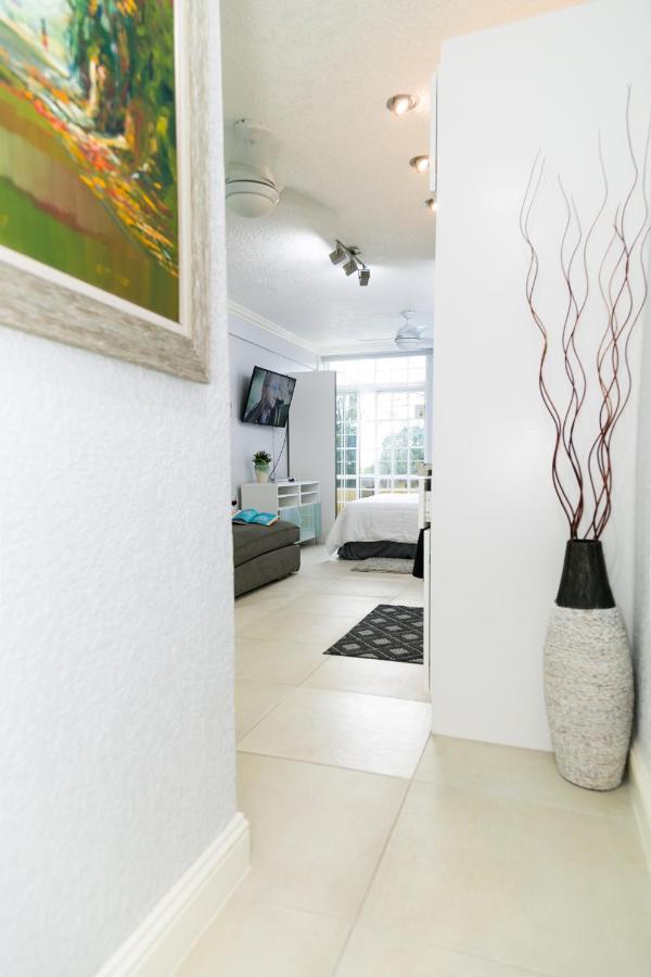 Choose To Be Happy At Seymour # 9 And #16 - Studio Apartments Kingston Buitenkant foto