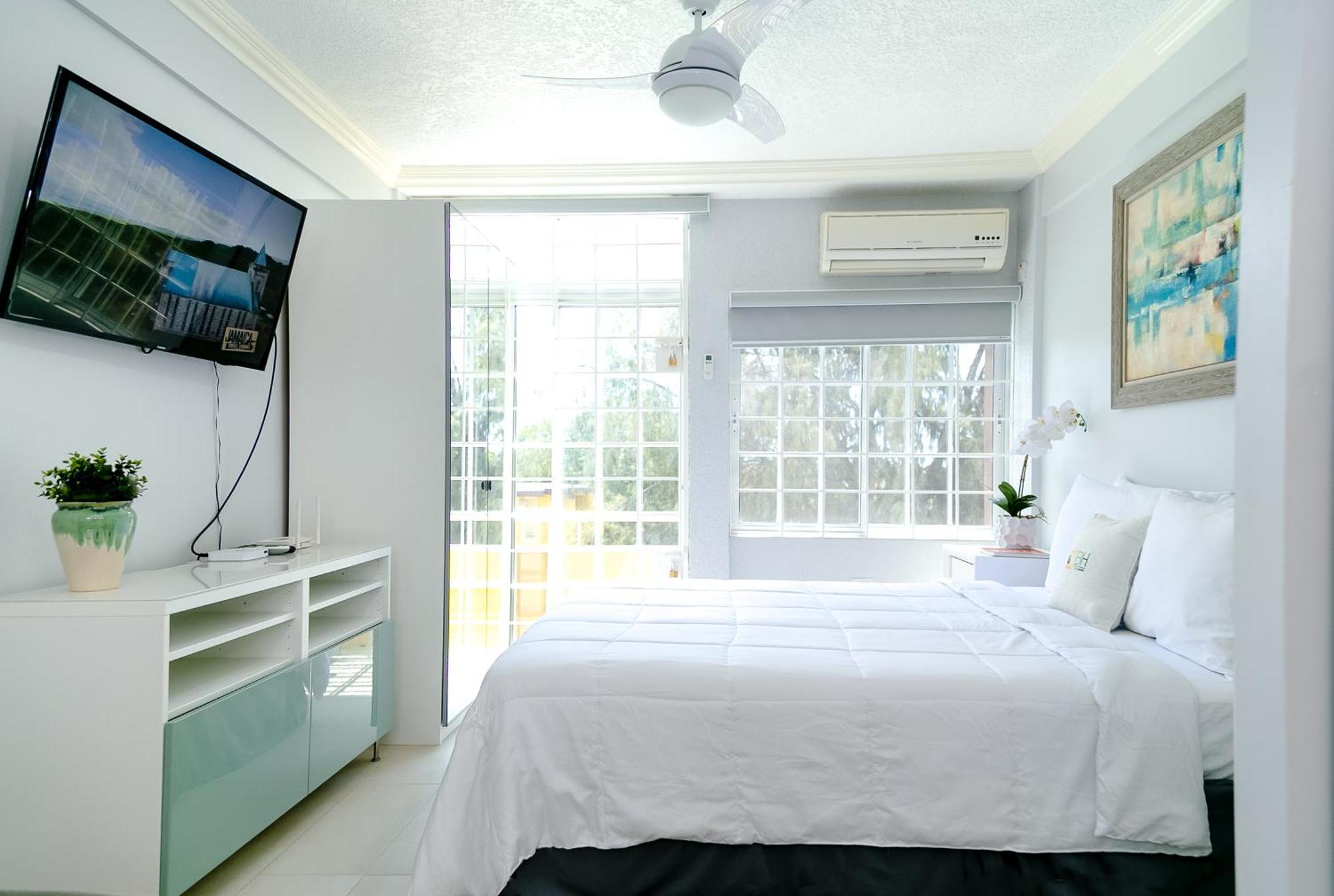Choose To Be Happy At Seymour # 9 And #16 - Studio Apartments Kingston Buitenkant foto