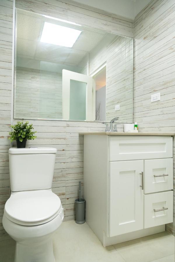 Choose To Be Happy At Seymour # 9 And #16 - Studio Apartments Kingston Buitenkant foto